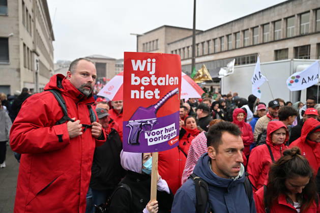 Strike in Belgium disrupts transport BRUSSELS, BELGIUM - OCTOBER 9: Demonstrators carrying trade union flags gather in a central square in Brussels, Belgium on October 9, 2026, during a nationwide strike protesting proposed federal austerity measures and public spending cuts. Organized by major trade union confederations ABVV-FGTB and ACV-CSC, the mass rally coincided with severe transportation disruptions across the country, including approximately 140 flight cancellations at Brussels Airport. Dursun Aydemir Anadolu Brussels Belgium. Editorial use only. Please get in touch for any other usage. Copyright: x2026xAnadoluxDursunxAydemirx