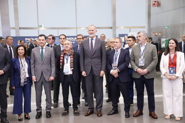 King Felipe VI Closes the Indudef 2026 Defense Industry Congress in Córdoba His Majesty King Felipe VI with the president of the Regional Government of Andalusia, Juanma Moreno (2i), the Minister of Defense, Margarita Robles (1i), the Secretary General of UGT, Pepe Álvarez (3i), the Secretary General of UGT A, Óskar Martín (2d), and the Secretary General of UGT FICA, Mariano Hoya 3d, during the closing ceremony of the Indudef 2026 Defense Industry Congress on October 9, 2026, in Córdoba, Andalusia, Spain. Over the course of three days, Indudef brought together companies involved in defense, technology, and innovation, in addition to panel discussions, professional meetings, and spaces designed to foster collaboration and networking. OCTOBE  Copyright: xMaderoxCuberox 7831653