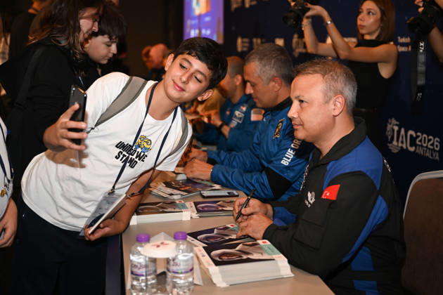 Astronauts meet visitors at autograph session during International Astronautical Congress ANTALYA, TURKIYE - OCTOBER 09: Astronauts from various countries meet visitors during an autograph session on Public Day of the 77th International Astronautical Congress (IAC 2026) at the NEST Congress Center in Antalya, Turkiye, on October 09, 2026. Organized by the International Astronautical Federation (IAF) under the coordination of the Ministry of Industry and Technology and hosted by the Turkish Space Agency (TUA) and SAHA Istanbul, the congress opens its doors to the public on its final day. Muhammed Abdullah Kurtar Anadolu Antalya Turkey. Editorial use only. Please get in touch for any other usage. Copyright: x2026xAnadoluxMuhammedxAbdullahxKurtarx