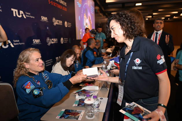 Astronauts meet visitors at autograph session during International Astronautical Congress ANTALYA, TURKIYE - OCTOBER 09: Astronauts from various countries meet visitors during an autograph session on Public Day of the 77th International Astronautical Congress (IAC 2026) at the NEST Congress Center in Antalya, Turkiye, on October 09, 2026. Organized by the International Astronautical Federation (IAF) under the coordination of the Ministry of Industry and Technology and hosted by the Turkish Space Agency (TUA) and SAHA Istanbul, the congress opens its doors to the public on its final day. Muhammed Abdullah Kurtar Anadolu Antalya Turkey. Editorial use only. Please get in touch for any other usage. Copyright: x2026xAnadoluxMuhammedxAbdullahxKurtarx
