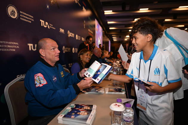 Astronauts meet visitors at autograph session during International Astronautical Congress ANTALYA, TURKIYE - OCTOBER 09: Astronauts from various countries meet visitors during an autograph session on Public Day of the 77th International Astronautical Congress (IAC 2026) at the NEST Congress Center in Antalya, Turkiye, on October 09, 2026. Organized by the International Astronautical Federation (IAF) under the coordination of the Ministry of Industry and Technology and hosted by the Turkish Space Agency (TUA) and SAHA Istanbul, the congress opens its doors to the public on its final day. Muhammed Abdullah Kurtar Anadolu Antalya Turkey. Editorial use only. Please get in touch for any other usage. Copyright: x2026xAnadoluxMuhammedxAbdullahxKurtarx
