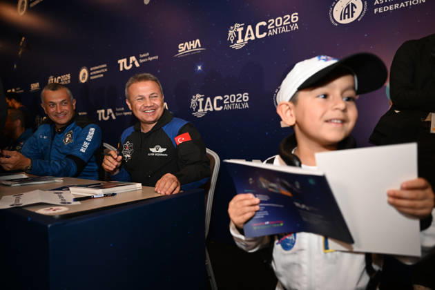 Astronauts meet visitors at autograph session during International Astronautical Congress ANTALYA, TURKIYE - OCTOBER 09: Astronauts from various countries meet visitors during an autograph session on Public Day of the 77th International Astronautical Congress (IAC 2026) at the NEST Congress Center in Antalya, Turkiye, on October 09, 2026. Organized by the International Astronautical Federation (IAF) under the coordination of the Ministry of Industry and Technology and hosted by the Turkish Space Agency (TUA) and SAHA Istanbul, the congress opens its doors to the public on its final day. Muhammed Abdullah Kurtar Anadolu Antalya Turkey. Editorial use only. Please get in touch for any other usage. Copyright: x2026xAnadoluxMuhammedxAbdullahxKurtarx