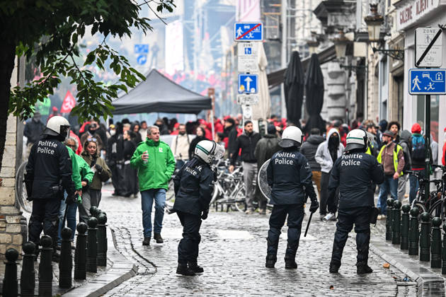 Violent student protests merge with a trade union demonstration near Mont des Arts in Brussels, Belgium, on 9 October 2026. Clashes and disorder unfold as student protesters join the union-led mobilisation in the Belgian capital.