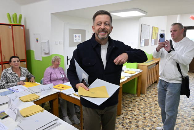 The two-day elections to municipal assemblies started in the Czech Republic together with the first round of the elections to one-third of the Senate, on October 9, 2026. On the photo Vit Rakusan, chairman of the STAN movement, will cast his vote in the municipal and Senate elections in Kolin. (CTKxPhoto JosefxVostarek) CTKPhotoP2026100905580  CTKPhotoP2026100905580