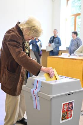 The two-day elections to municipal assemblies started in the Czech Republic together with the first round of the elections to one-third of the Senate, on October 9, 2026. On the photo polling place in Velatice, South Moravian Region. (CTKxPhoto VaclavxSalek) CTKPhotoP2026100905691  CTKPhotoP2026100905691