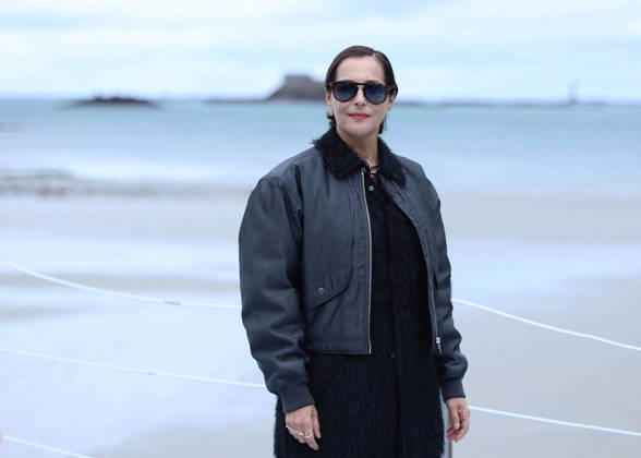 Amira Casar by the seawater pool on L Ecluse Beach during the 37th Dinard British and Irish Film Festival, France, on October 9, 2026. Denis Guignebourg, Bestimage. 37th Dinard British Irish Film Festival on October 9, 2026, in Dinard, France. Dinard, France  Copyright: xDenisxGuignebourgx xBestimagexDenisxGuignebourgx xBestimagex