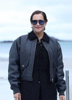 Amira Casar by the seawater pool on L Ecluse Beach during the 37th Dinard British and Irish Film Festival, France, on October 9, 2026. Denis Guignebourg, Bestimage. 37th Dinard British Irish Film Festival on October 9, 2026, in Dinard, France. Dinard, France  Copyright: xDenisxGuignebourgx xBestimagexDenisxGuignebourgx xBestimagex