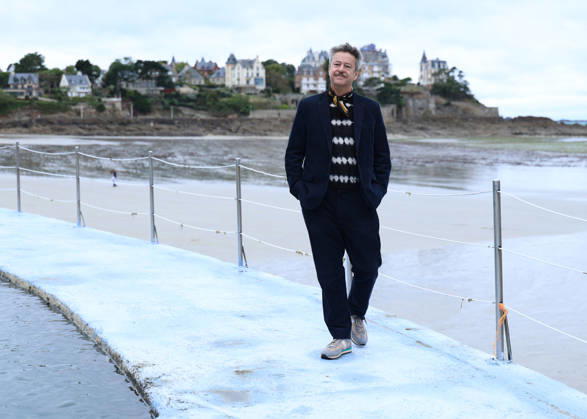 Thibault de Montalembert by the seawater pool on L Ecluse Beach during the 37th Dinard British and Irish Film Festival, France, on October 9, 2026. Denis Guignebourg, Bestimage. 37th Dinard British Irish Film Festival on October 9, 2026, in Dinard, France. Dinard, France Copyright: xDenisxGuignebourgx xBestimagexDenisxGuignebourgx xBestimagex