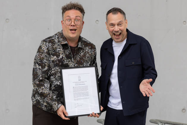 Frankfurt Book Fair 2026: Thomas Sachsenmaier (left) receives the Julius Campe Prize, awarded by HOFFMANN UND CAMPE Verlag; on the right, Sebastian Fitzek delivers the laudatory speech; Frankfurt am Main, Hesse, Germany; Exhibition Center