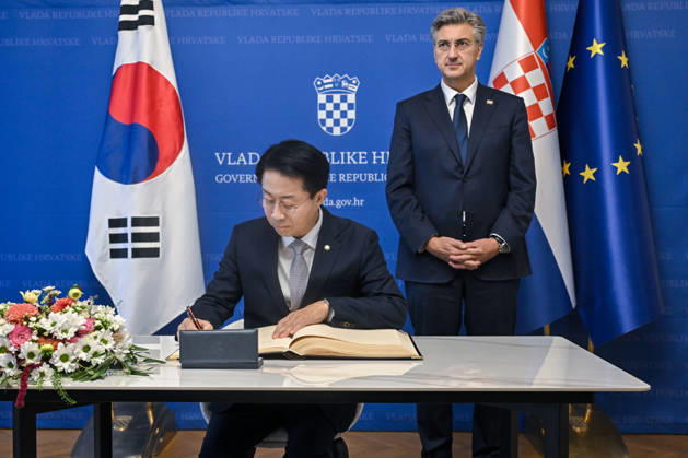Croatian PM Plenkovic meets South Korean parliament speaker Croatian Prime Minister Andrej Plenkovic met with Cho Jeong-sik, Speaker of the National Assembly of the Republic of Korea, at the Banski dvori government headquarters in Zagreb, Croatia on October 9, 2026. NevaxZganec PIXSELL