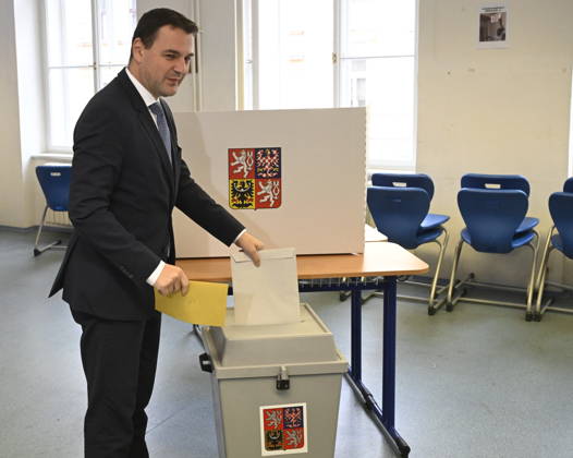 The two-day elections to municipal assemblies started in the Czech Republic together with the first round of the elections to one-third of the Senate, on October 9, 2026. On the photo Czech Foreign Minister and Chairman of the Motorists for themselves party Petr Macinka cast his vote in Prague. (CTKxPhoto MichalxKrumphanzl) CTKPhotoP2026100906782  CTKPhotoP2026100906782
