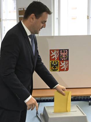 The two-day elections to municipal assemblies started in the Czech Republic together with the first round of the elections to one-third of the Senate, on October 9, 2026. On the photo Czech Foreign Minister and Chairman of the Motorists for themselves party Petr Macinka cast his vote in Prague. (CTKxPhoto MichalxKrumphanzl) CTKPhotoP2026100906795  CTKPhotoP2026100906795