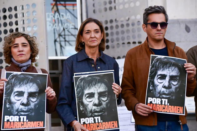 October 9, 2026, Madrid, Spain: Members and representatives of the Madrid branch of the Spanish Socialist Workers Party (PSOE) observe a minute of silence outside Madrid City Hall in memory of Maricarmen, who died after being evicted from her home. Her death has become a symbol of the housing crisis and the struggle against real estate speculation. Madrid Spain  - ZUMAz108 20261009_znp_z108_006 Copyright: xRichardxZubelzux