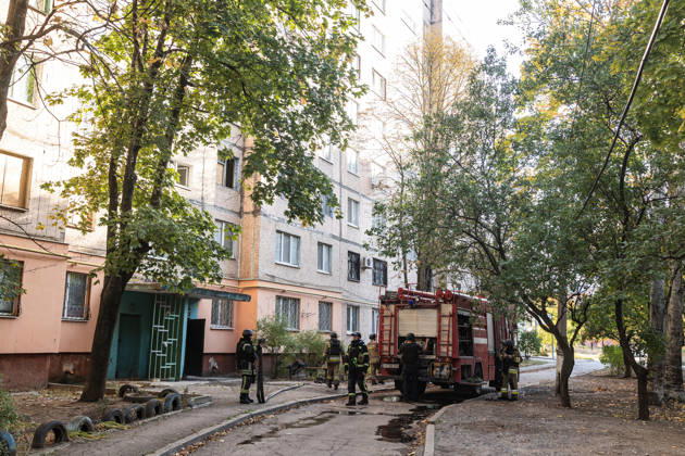 Aftermath of Russian drone strike in Ukraine KRAMATORSK, UKRAINE - OCTOBER 9: Ukrainian firefighters put out a fire after a Russian FPV drone struck a residential building in Kramatorsk, Ukraine, on 9 October 2026 Diego Herrera Carcedo Anadolu Kramatorsk Ukraine. Editorial use only. Please get in touch for any other usage. Copyright: x2026xAnadoluxDiegoxHerreraxCarcedox
