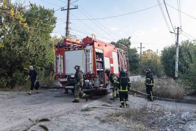 Aftermath of Russian drone strike in Ukraine KRAMATORSK, UKRAINE - OCTOBER 9: Ukrainian firefighters put out a fire in a house following a Russian drone strike in Kramatorsk, Ukraine, 9 October 2026 Diego Herrera Carcedo Anadolu Kramatorsk Ukraine. Editorial use only. Please get in touch for any other usage. Copyright: x2026xAnadoluxDiegoxHerreraxCarcedox