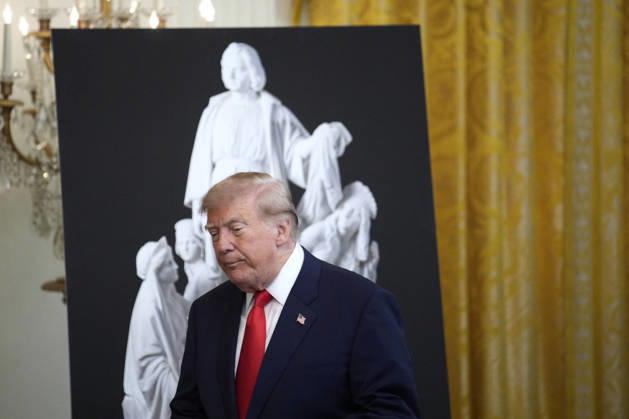 Donald Trump on Columbus Day celebration - Washington US President Donald Trump hosts a Columbus Day celebration in the East Room in Washington on October 9, 2026. Photo by Yuri Gripas ABACAPRESS.COM Washington DC United States  Copyright: xGripasxYuri ABACAx