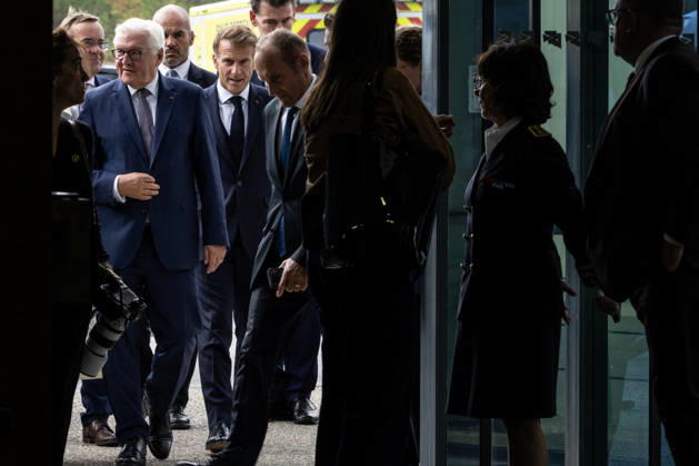 Emmanuel Macron And Frank-Walter Steinmeier Visit Laser Megajoule at CEA - Le Barp French President Emmanuel Macron and German President Frank-Walter Steinmeier visit the Laser Megajoule research facility operated by the French Alternative Energies and Atomic Energy Commission (CEA). The facility is part of France s nuclear deterrence simulation programme, in Le Barp, France, on October 9, 2026. Photo by Margot Le Gonidec ABACAPRESS.COM Le Barp France  Copyright: xLexGonidecxMargot ABACAx