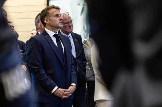 Emmanuel Macron And Frank-Walter Steinmeier Visit Laser Megajoule at CEA - Le Barp French President Emmanuel Macron and German President Frank-Walter Steinmeier visit the Laser Megajoule research facility operated by the French Alternative Energies and Atomic Energy Commission (CEA). The facility is part of France s nuclear deterrence simulation programme, in Le Barp, France, on October 9, 2026. Photo by Margot Le Gonidec ABACAPRESS.COM Le Barp France  Copyright: xLexGonidecxMargot ABACAx