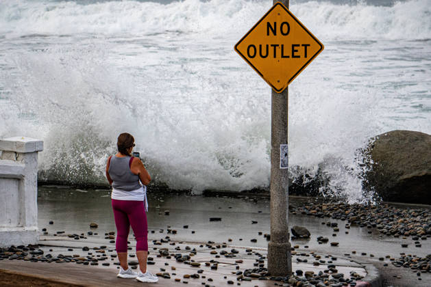 October 9, 2026, Oceanside, California, USA: Oceanside, California, receives large waves on October 9, 2026, during a historic El NioÂ±o season. Kelvin swells have brought major damages to the coastline. Oceanside USA  - ZUMAg219 20261009_znp_g219_003 Copyright: xJakexLeexGreenx