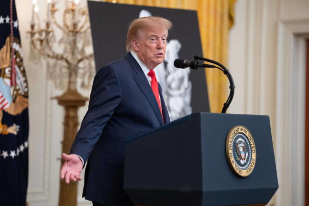 US President Donald Trump Gives Remarks - Washington DC US President Donald Trump gives remarks during an event in the East Room of the White House in Washington, DC, US, on Friday, Oct. 9, 2026. Trump is hosting a Columbus Day celebration. Photo by Aaron Schwartz Pool ABACAPRESS.COM Washington District of Columbia Copyright: xPool ABACAx
