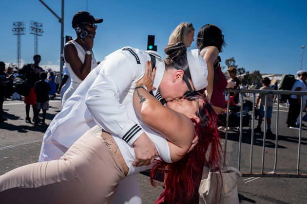 October 8, 2026, Coronado, California, United States: U.S. Navy sailor ABE1 VILLA MARIA kisses LUCY RODRIGUEZ during the homecoming of the USS Abraham Lincoln (CVN 72) at Naval Air Station North Island in Coronado following the aircraft carrier s deployment. Coronado United States - ZUMAg374 20261008_znp_g374_045 Copyright: xLoganxGrahamx