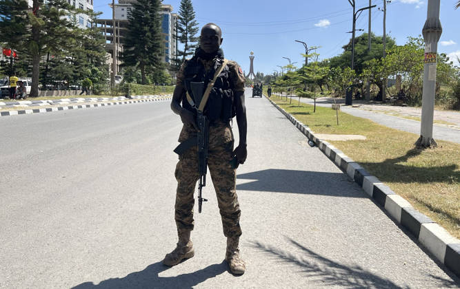 Ethiopian pro-government forces patrol streets of Mekelle MEKELLE, ETHIOPIA - OCTOBER 09 : Pro-government Ethiopian forces patrol the streets after regaining control of the regional capital following the withdrawal of the Tigray People s Liberation Front (TPLF) forces, in Tigray region, Ethiopia on October 09, 2026. Stringer Anadolu Mekelle Ethiopia. Editorial use only. Please get in touch for any other usage. Copyright: x2026xAnadoluxStringerx