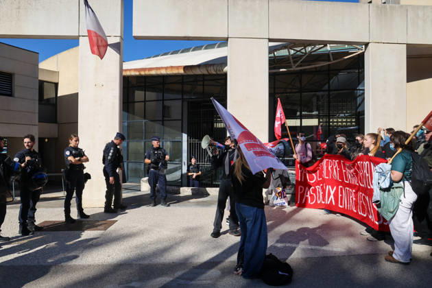 High school students block schools here, demanding the release of their classmates in police custody in front of the Aix-en-Provence police station. - 09 11 2026 - France Bouches-du-Rhone Marseille - SylvainxRostaingx xLexPictorium LePictorium_0342750