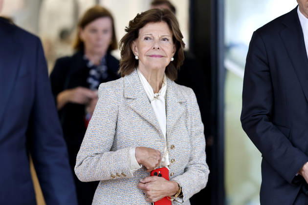 Queen Silvia of Sweden during her visit to the Luisen Gymnasium in Düsseldorf. The Queen attended the Luisen Gymnasium in Düsseldorf during her school years; today, it is located in a new building at a different site. Düsseldorf, October 9, 2026, North Rhine-Westphalia, Germany Copyright: xChristophxHardtx