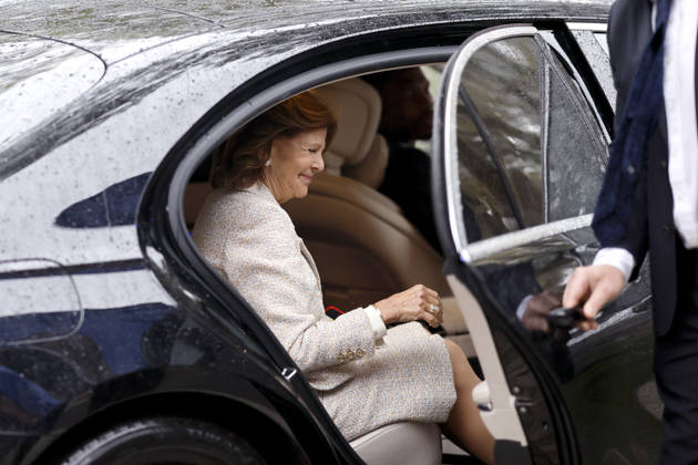 Queen Silvia of Sweden during her visit to the Luisen Gymnasium in Düsseldorf. The Queen attended the Luisen Gymnasium in Düsseldorf during her school years; today, it is located in a new building at a different site. Düsseldorf, October 9, 2026, North Rhine-Westphalia, Germany Copyright: xChristophxHardtx