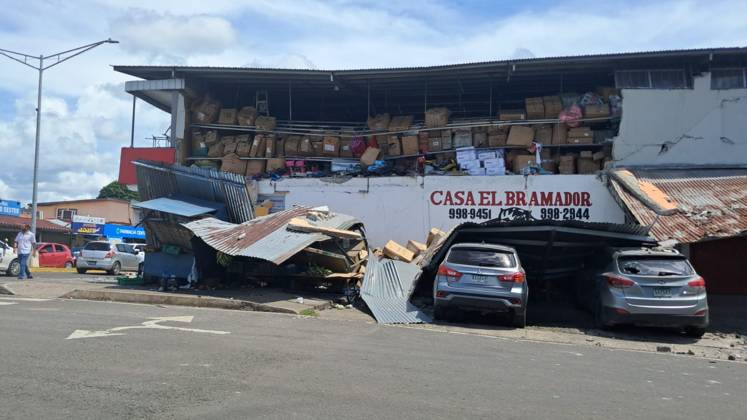(261009) -- PANAMA CITY, Oct. 9, 2026 -- A damaged building is pictured following an earthquake in Sona, Veraguas Province, Panama, Oct. 9, 2026. A major earthquake struck Panama on Friday. PANAMA-VERAGUAS-EARTHQUAKE-AFTERMATH XuxYongzheng 