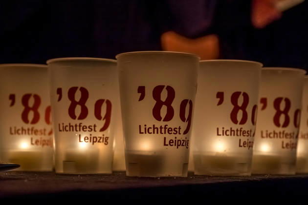Since 2009, the Festival of Lights has been held in Leipzig on October 9 to commemorate the Monday demonstrations of 1989. Lights and art installations illuminate the city, and people walk through the city carrying candles. Festival of Lights 2026