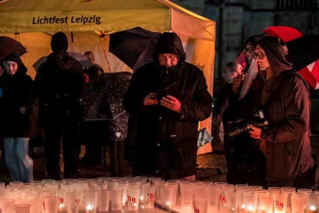 Since 2009, the Festival of Lights has been held in Leipzig on October 9 to commemorate the Monday demonstrations of 1989. Lights and art installations illuminate the city, and people walk through the city carrying candles. Festival of Lights 2026