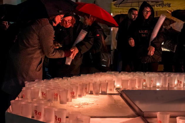 Since 2009, the Festival of Lights has been held in Leipzig on October 9 to commemorate the Monday demonstrations of 1989. Lights and art installations illuminate the city, and people walk through the city carrying candles. Festival of Lights 2026