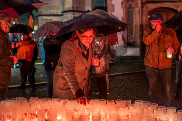 Since 2009, the Festival of Lights has been held in Leipzig on October 9 to commemorate the Monday demonstrations of 1989. Lights and art installations illuminate the city, and people walk through the city carrying candles. Festival of Lights 2026