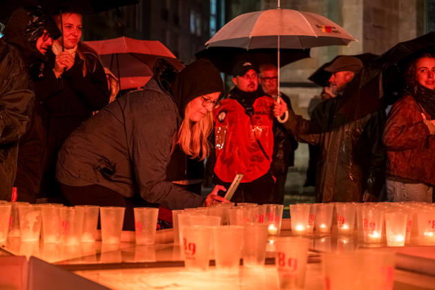 Since 2009, the Festival of Lights has been held in Leipzig on October 9 to commemorate the Monday demonstrations of 1989. Lights and art installations illuminate the city, and people walk through the city carrying candles. Festival of Lights 2026