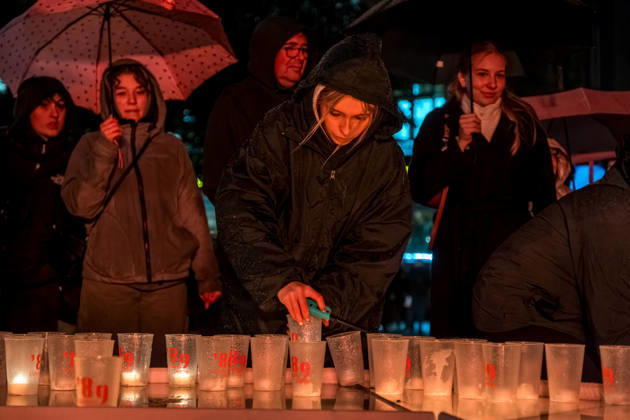 Since 2009, the Festival of Lights has been held in Leipzig on October 9 to commemorate the Monday demonstrations of 1989. Lights and art installations illuminate the city, and people walk through the city carrying candles. Festival of Lights 2026