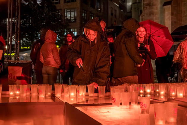 Since 2009, the Festival of Lights has been held in Leipzig on October 9 to commemorate the Monday demonstrations of 1989. Lights and art installations illuminate the city, and people walk through the city carrying candles. Festival of Lights 2026