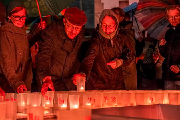Since 2009, the Festival of Lights has been held in Leipzig on October 9 to commemorate the Monday demonstrations of 1989. Lights and art installations illuminate the city, and people walk through the city carrying candles. Festival of Lights 2026