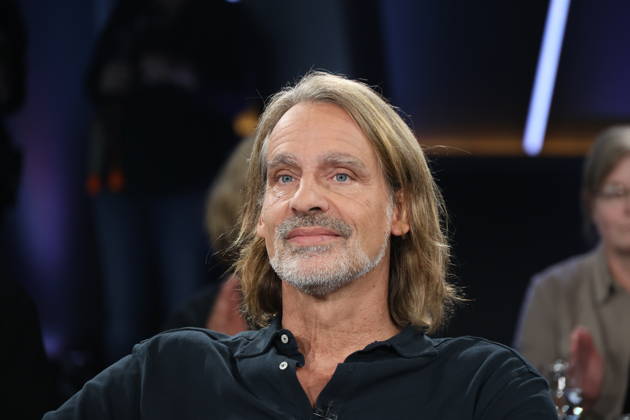 Richard David Precht, philosopher and author, will be a guest on the NDR Talk Show on October 9, 2026, on NDR Television’s Channel 3; a photo op will take place before the taping on October 2, 2026, at the Hamburg Lokstedt television studio