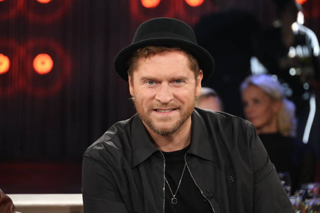 Johannes Oerding, musician, guest on the NDR Talk Show on October 9, 2026, on NDR Television’s Channel 3; photo op before the taping on October 2, 2026, at the Hamburg Lokstedt television studio