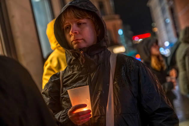 Since 2009, the Festival of Lights has been held in Leipzig on October 9 to commemorate the Monday demonstrations of 1989. Lights and art installations illuminate the city, and people walk through the city carrying candles. Festival of Lights 2026