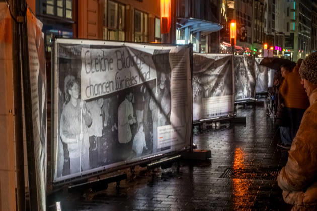 Since 2009, the Festival of Lights has been held in Leipzig on October 9 to commemorate the Monday demonstrations of 1989. Lights and art installations illuminate the city, and people walk through the city carrying candles. Festival of Lights 2026