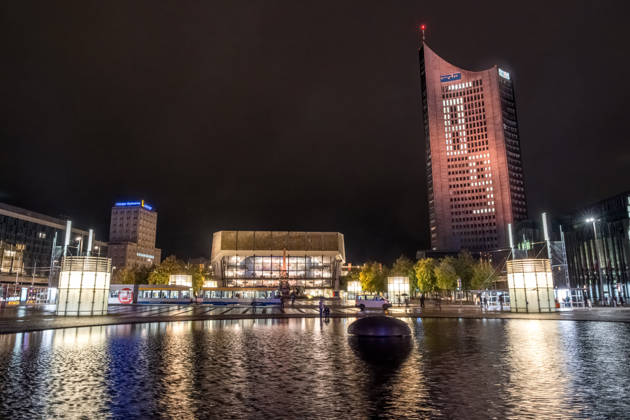 Since 2009, the Festival of Lights has been held in Leipzig on October 9 to commemorate the Monday demonstrations of 1989. Lights and art installations illuminate the city, and people walk through the city carrying candles. Festival of Lights 2026