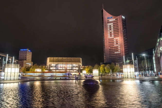 Since 2009, the Festival of Lights has been held in Leipzig on October 9 to commemorate the Monday demonstrations of 1989. Lights and art installations illuminate the city, and people walk through the city carrying candles. Festival of Lights 2026