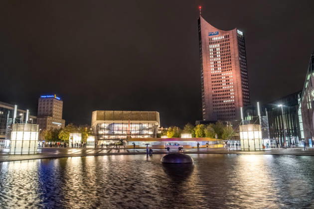 Since 2009, the Festival of Lights has been held in Leipzig on October 9 to commemorate the Monday demonstrations of 1989. Lights and art installations illuminate the city, and people walk through the city carrying candles. Festival of Lights 2026