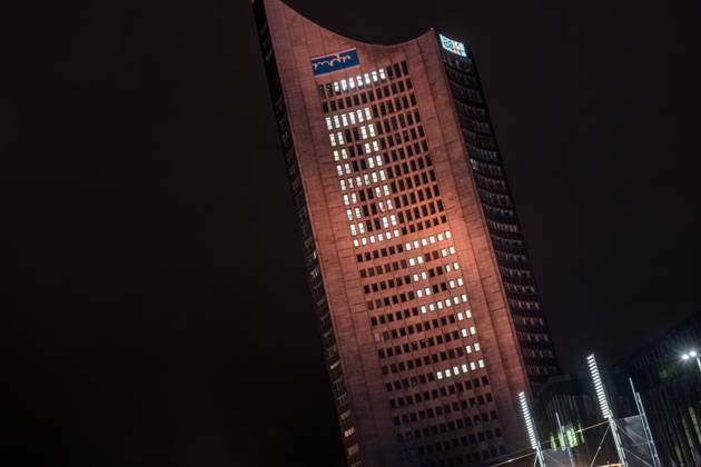 Since 2009, the Festival of Lights has been held in Leipzig on October 9 to commemorate the Monday demonstrations of 1989. Lights and art installations illuminate the city, and people walk through the city carrying candles. Festival of Lights 2026