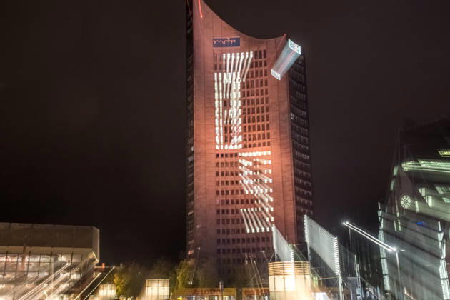 Since 2009, the Festival of Lights has been held in Leipzig on October 9 to commemorate the Monday demonstrations of 1989. Lights and art installations illuminate the city, and people walk through the city carrying candles. Festival of Lights 2026