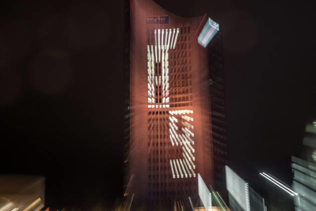 Since 2009, the Festival of Lights has been held in Leipzig on October 9 to commemorate the Monday demonstrations of 1989. Lights and art installations illuminate the city, and people walk through the city carrying candles. Festival of Lights 2026