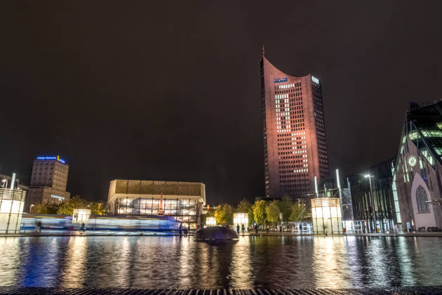 Since 2009, the Festival of Lights has been held in Leipzig on October 9 to commemorate the Monday demonstrations of 1989. Lights and art installations illuminate the city, and people walk through the city carrying candles. Festival of Lights 2026