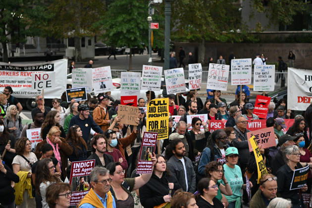 Protesters rally after ICE shooting of New York man in car with child inside NEW YORK, UNITED STATES - OCTOBER 9: A massive protest takes place at Foley Square , demanding the withdrawal of ICE from the city in New York, United States on October 9, 2026. The demonstration follows an incident yesterday in the Bronx where an ICE officer shot Oscar Belgal, a Dominican Republic national, in the neck while he was driving with a 5-year-old child in the vehicle. Waleed Zein Anadolu New York United States. Editorial use only. Please get in touch for any other usage. Copyright: x2026xAnadoluxWaleedxZeinx
